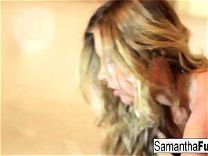 Samantha Saint fingers Her vagina